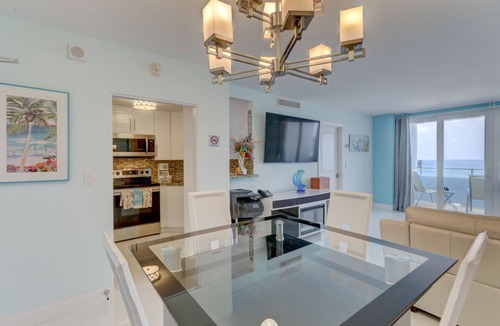 Galt Mile Condo | DIRECT OCEAN VIEWS with Balcony on the beach. SUMMER REBATE 5+ NIGHTS