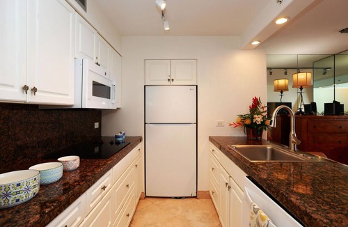 Honokowai Apartment | Direct Oceanfront View at Mahana Studio, King Bed - Kaanapali Next to Boardwalk