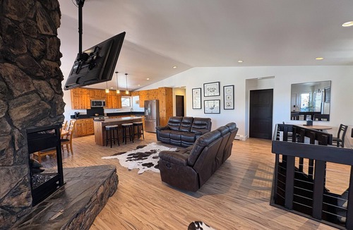 South Addition House | Downtown Anchorage, Newly Remodeled, Family-Friendly Home.