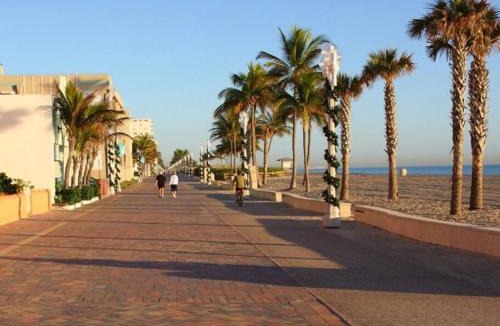 North Beach Apartment | Downtown Hollywood, Holiday Retreat at Dania Beach
