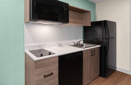 Pasadena Hotel | ECHO Suites Extended Stay by Wyndham Houston Pasadena Fwy Pl