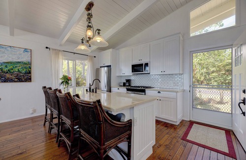 Kehena Beach Estates House | Elegant Oceanfront 2BR Home. Vast Panoramic Views, Steps to Kehena Beach. A/C.