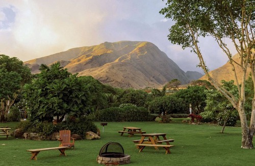 Pauwela House | Embark on a journey through Maui with Aloha Glamp