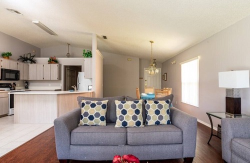 Lindfields House | Enchanted 3BR pool home 10 mins to Disney