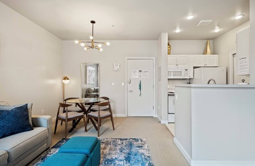Belltown Condo | Enchanting Condo in Heart of Seattle w/Parking!