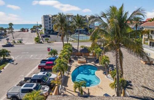 Redington Shores Apartment | Enjoy Summer Days by the Pool and Strolls on the Beach! Coconut Villa 5!