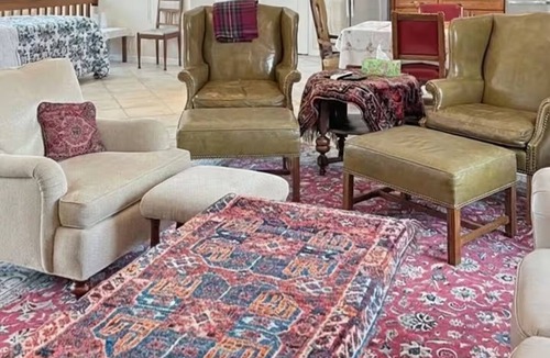 Dublin Apartment | Enjoy this fully functional guest house with a beautiful backyard and forest!