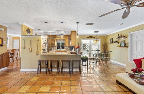 Plantation House | Escape to a Tropical Paradise with a Private Pool & Jacuzzi