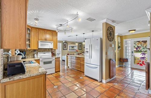 Plantation House | Escape to a Tropical Paradise with a Private Pool & Jacuzzi
