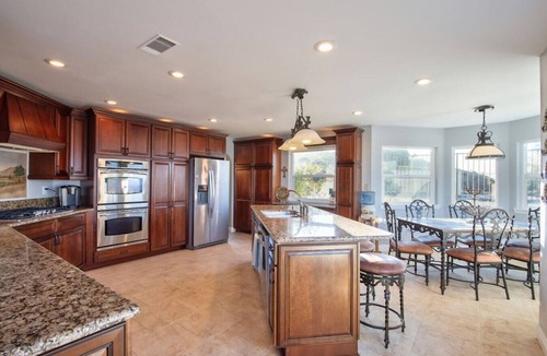 Temecula House | Exceptional city light views- 5 min to Old Town