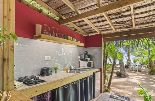 Moorea-Maiao Apartment | Exquisite Bungalow With Beachfront Jacuzzi