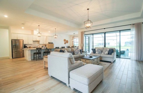Braden River House | Exquisite waterfront 3BR pool home in Lorraine Lakes - Grand Getaway