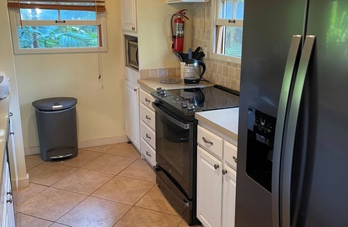 Maunaloa House | Extreme relaxation and peace! Laid back Molokai beach-hideaway awaits.