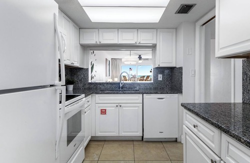 Cocoa Beach Condo | Family Friendly & Right on the Beach - Spacious 3 Bedroom Condo w/Great Views! 🌺