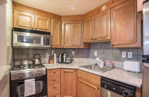 Midway Villa | Family Getaway~Pool, Tubing, Skiing, & Ice Castles Villa 1065-2