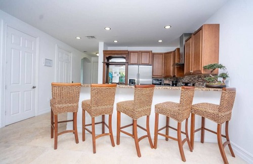 Victoria Park House | Fort Lauderdale Beach, LAS OLAS, Big Heated Pool & 7 person hot tub