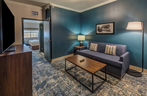 Downtown Anchorage Hotel | Four Points by Sheraton Anchorage Downtown