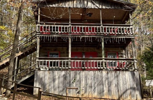 Waynesboro Hotel | Frontier Hideaway Room 32