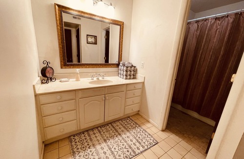 Nashville Condo | Furnished and fully equipped spceous 2 bedrooms Condo in Nashville, TN