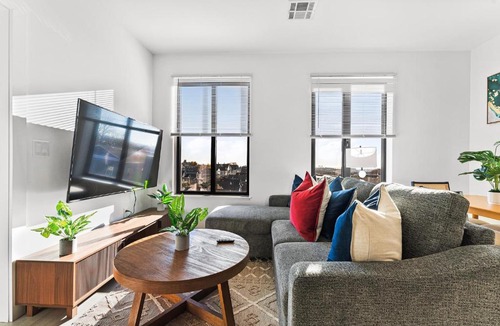 Everett Apartment | Furnished Luxury Apartment Close to Boston