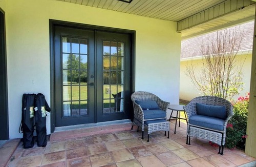 Mayhew House | Golf Course Views, Sunsets & Chill Vibes