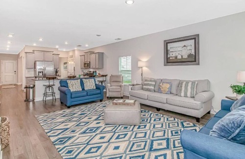 Red Hill House | Golfers Getaway! Stunning Golf Course Home with Pool Table, Ping Pong, and More at Legends!