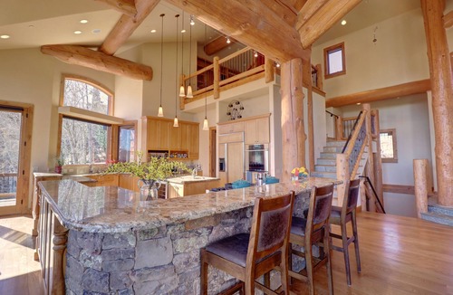 Three Peaks House | Good Elevations, Luxury Pet Friendly Home on Two Cabins Drive w/Private hot tub