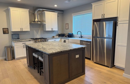 Easley House | Gorgeous Clemson & Greenville Area Retreat 2BR 2.5 Bat/Silos/Doodle Trail
