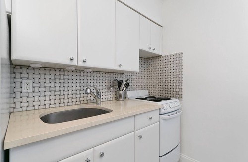 Ocean Ridge Apartment | Gorgeous studio with pool 200 meters from the beach