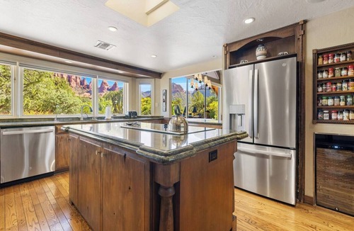 Sedona House | Grand Chapel Estate - Pool, Pickleball & Stunning Red Rock Views