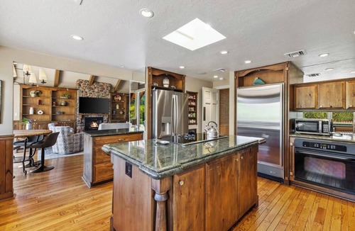 Sedona House | Grand Chapel Estate - Pool, Pickleball & Stunning Red Rock Views
