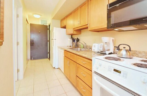 Kaanapali Condo | Great Value! Walk to Whaler's Village, beachfront cabana, pool, gym