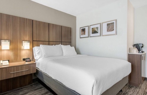 Tropic Hotel | Group Getaway | 3 Modern Units | Pool Access | Near Brevard Zoo - 0.8 miles