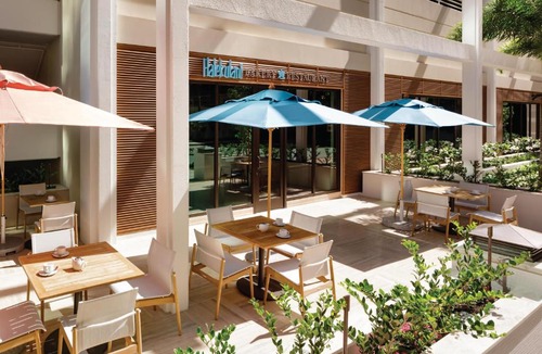 Waikiki Hotel | Halepuna Waikiki by Halekulani - NO RESORT FEE