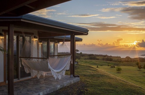 Hilo House | Hawaii Eco Village in Hilo AIR