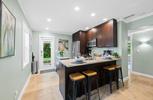 Wilton Manors House | Heated Pool Bungalow Retreat, Charming, Cozy Stay Near Beaches, Dining & Shops!