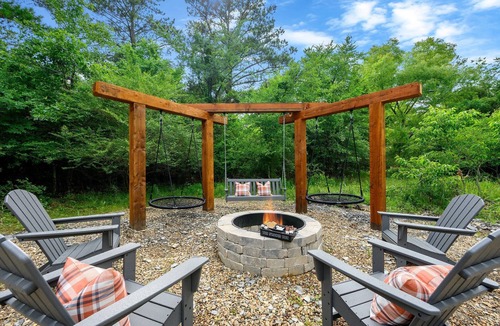 Hochatown Cabin | Heated Pool ColdPlunge Sauna HotTub Firepit Playground Arcade Heart of Hochatown