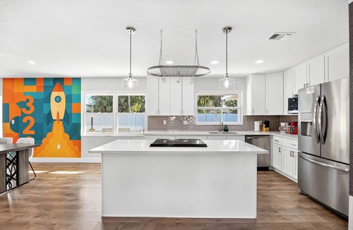 Rockledge House | Heated Pool -Pickleball-Near Beaches-Arcade-Minigolf-Pool Table