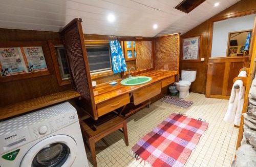 Ha'apiti House | Heimanarii's Lodge - Fare Tiare