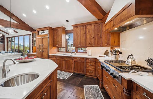 The Highlands House | Highlands Hideaway: Gorgeous Breckenridge Private Home with Private Hot Tub