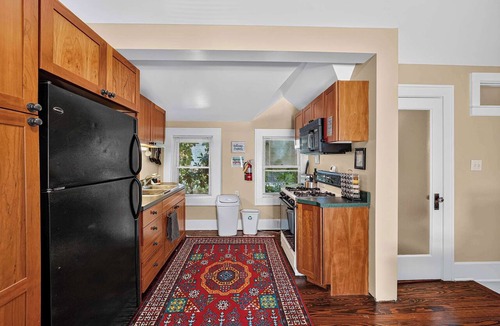 West Washington Apartment | Historic Studebaker Carriage House- Upper Level