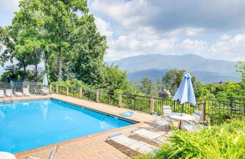 Chalet Village House | Hot Tub & Resort Perks! Gatlinburg Mtn Retreat