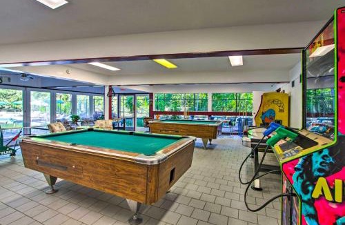 Chalet Village House | Hot Tub & Resort Perks! Gatlinburg Mtn Retreat