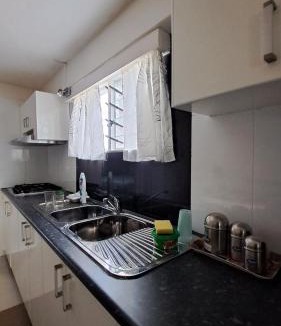 Suva House | Hotel Mead Road