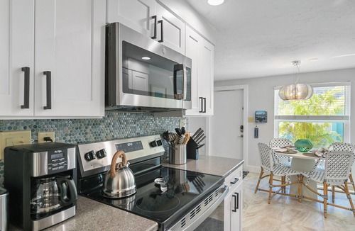 Anna Maria Condo | Ideal Location, Stunning Villa! Close to beach, beach gear provided!