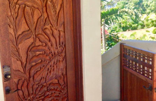 Kihei Cottage | Indulge, just steps to pristine beaches, restaurants & shopping.