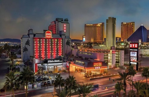 Las Vegas Apartment | International Suite | Vegas Casino Stay