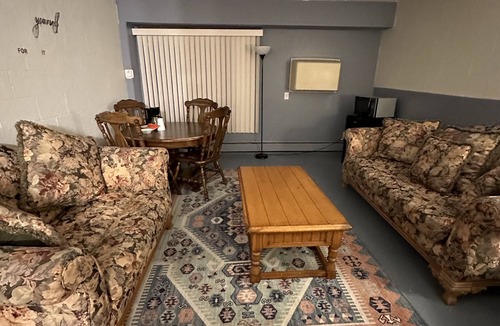 St. Cloud Hostel | J-E Hotel & Suites