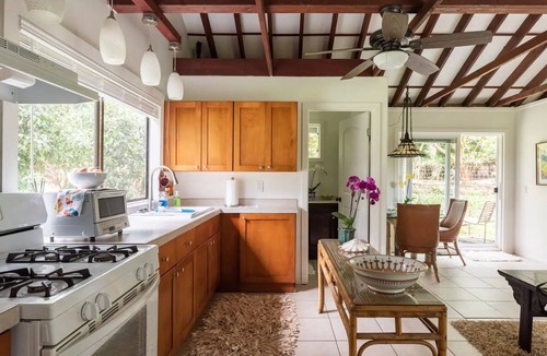Hana House | JJs Hāna Hale - Farm House