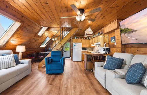 Stevensville Ski Chalet | Juniper Presents: Chalet #57 Nr Sports Courts & Beach - Amenities